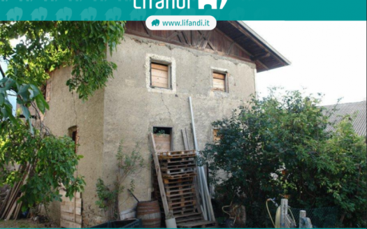 Progetto di ristrutturazione dal fascino storico a Tarces – Laces