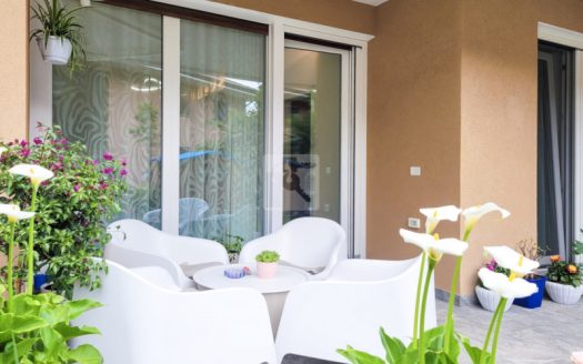 TRILOCALE CON GIARDINO PRIVATO