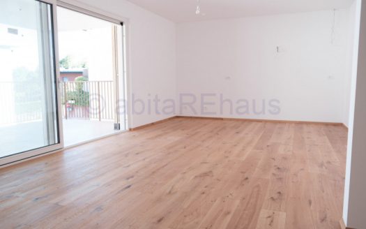 Egna – Quadrilocale su Due Livelli con Terrazze e Garage – AV26015