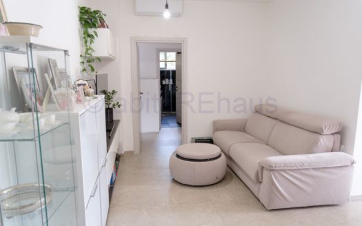 Comodo trilocale – oggi quadrilocale- in Via Visitazione/ Tribunale AV26010