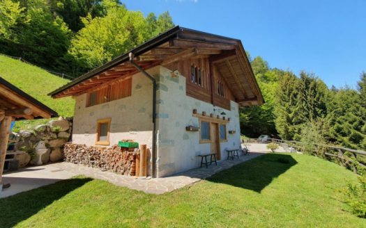 Stupenda baita a Roncone, con vista sul Brenta