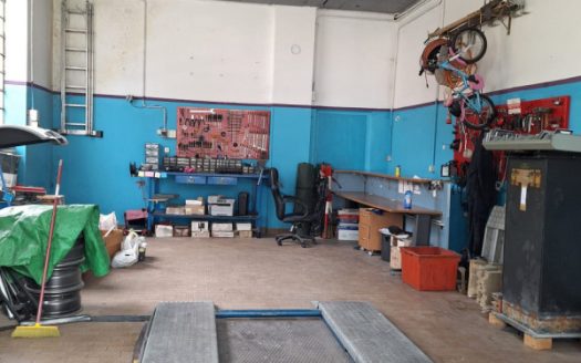Laboratorio in Vendita nel Cuore di Lavis