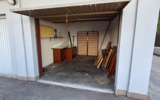 Adiacenze Ospedale Santa Chiara affittasi garage al piano terra