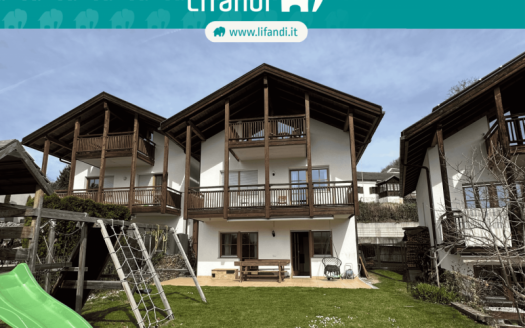 ELVAS: Casa a schiera angolare con charme e splendida vista