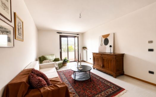 CLARINA – 4º PIANO CON ASCENSORE – TRILOCALE AMPIO CON GARAGE