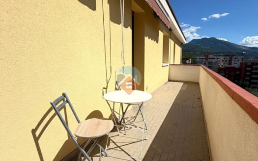 2 Stanze ultimo piano con GARAGE!