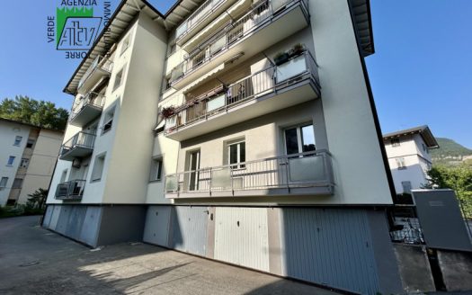 TRENTO, PIEDICASTELLO – VENDIAMO TRILOCALE CON GARAGE, POSTO AUTO E CANTINA