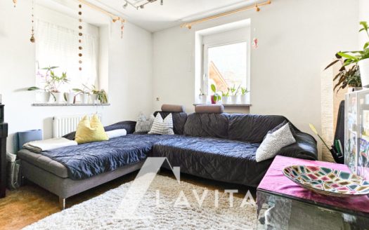 Quadrilocale con balcone a Lasa