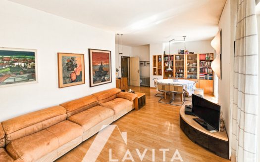 Quadrilocale con balcone a Merano