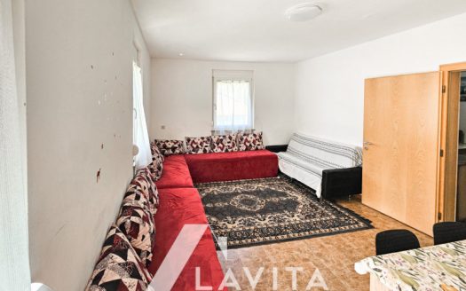 Trilocale con balcone a Lasa