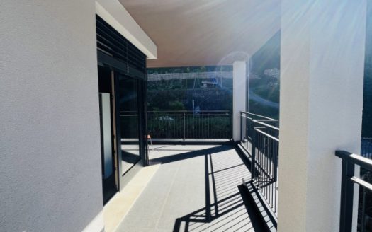 Bilocale con ampio terrazzo
