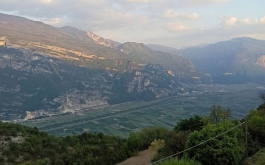 Oasi di Relax a Garniga Terme: Casa con Giardino, piccolo orto, Jacuzzi e Vista panoramica