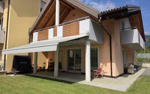 Elegante Villetta Singola a Caldonazzo, Vicino al Lago