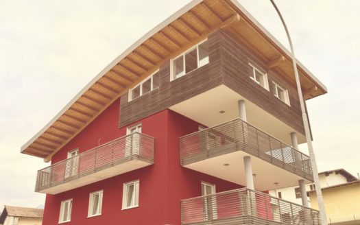 Appartamento 2 stanze con terrazza coperta e giardino in vendita a Poia