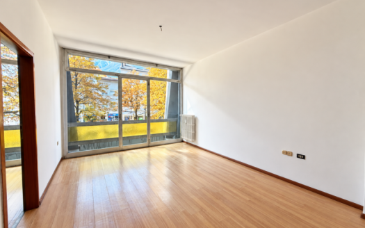 CORSO TRE NOVEMBRE – UFFICIO A PRIMO PIANO LUMINOSO – 4 LOCALI + BAGNO E RIPOSTIGLIO