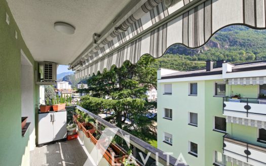 Trilocale con balcone a Bolzano