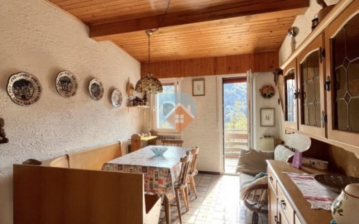 2 camere con balcone, cantina e posto auto